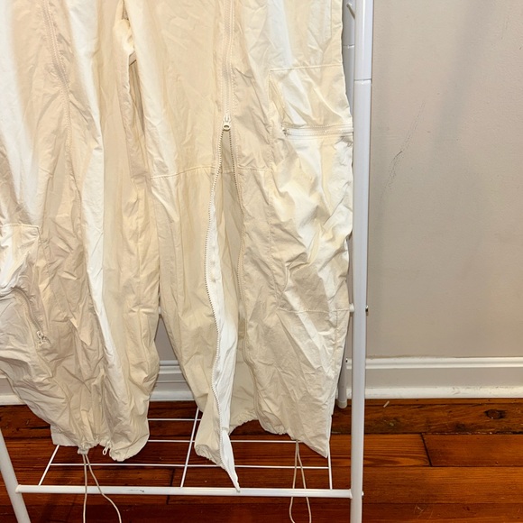 Urban Outfitters Cargo Pants - size 16 - Picture 12 of 13